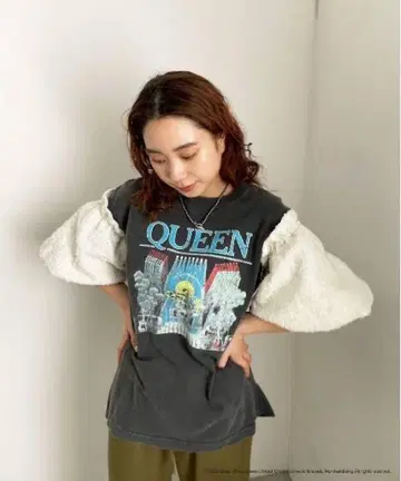 ameri SPANGLE SLEEVE TOP 화이트 슬리브 부착
