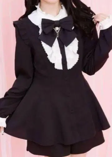 시크릿허니 블랙 프릴 셔츠