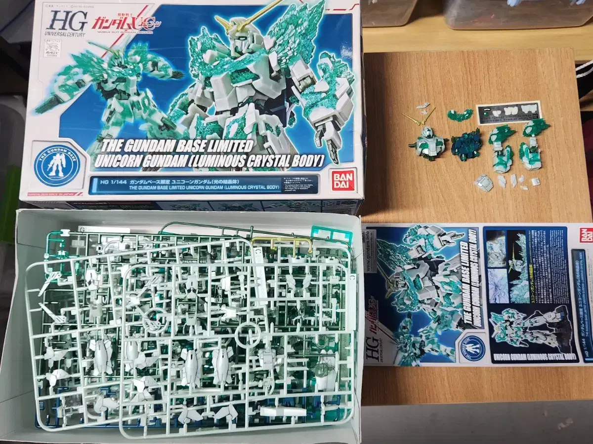 HG Unicorn Gundam Light Crystal Body Version