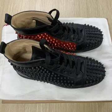 크리스찬 루부탱 스파이크 하이컷 스니커즈