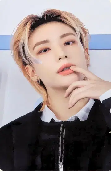 StrayKids 박스 테이프 Hyunjin 2023 파이롯트