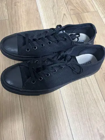 CONVERSE 블랙 로우 컷 스니커즈