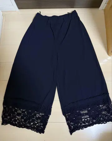 4298 시즈카 코무로 레이스 와이드 팬츠