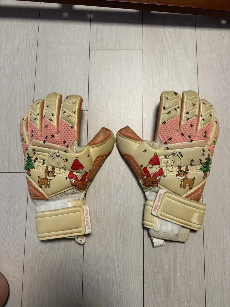 (Last Discount) Freecovery Goalkeeper Gloves Christmas Edition