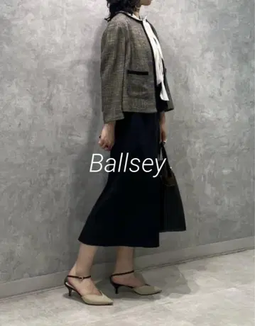 새상품 ballsey24SS 린넨 레이온 스트레치 백 페플럼 스커트