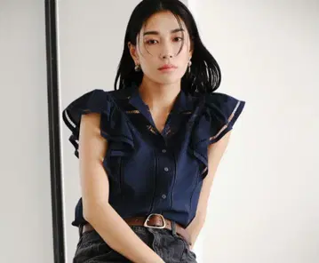 23SS FRAY I.D 네이비 레이스 콤비 블라우스