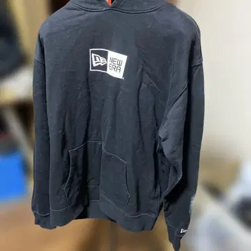 뉴에라 블랙 후드티