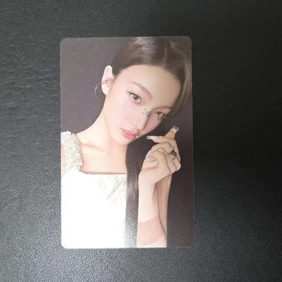 ILLIT bomb Studio Choom unreleased photocard wts yoona minju