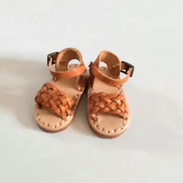 브라이스 아웃핏 샌들(카멜)