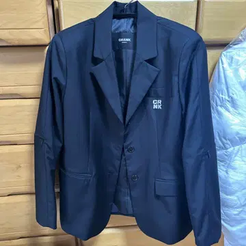 CRANK 블랙 테일러드 자켓