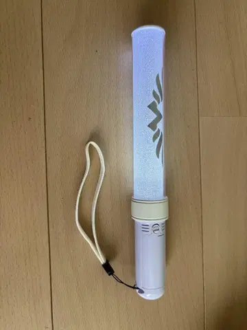 WATWING 왓팅 펜라이트 화이트