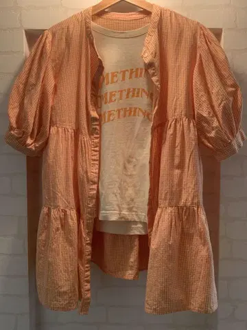 오렌지 깅엄 체크 블라우스와 티셔츠 2장 Wcloset