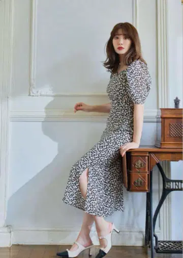 헤르립토 체리 패턴 원피스 베이지