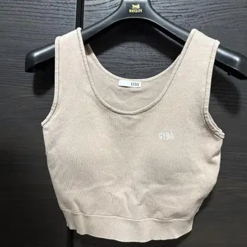 GYDA 베이지 크롭 탱크탑과 리브 팬츠 세트