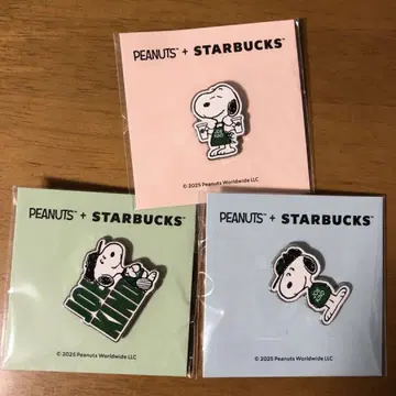 미사용 미개봉 PEANUTS + STARBUCKS 핀 배지 3개 세트