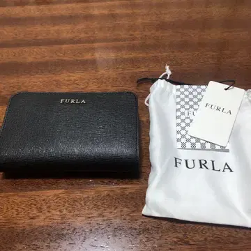 미사용 새상품 FURLA 블랙 두겹 지갑