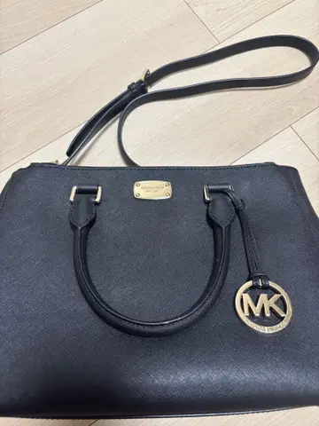 Michael Kors 블랙 사첼 라지