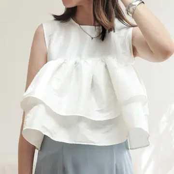 DONOBAN 프릴 슬리브리스 탑 화이트