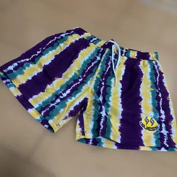 GUESS 타이다이 패턴 숏 팬츠