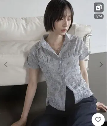 UNE MANSION 유니크 엠보싱 스트라이프 스모크 블라우스 셔츠