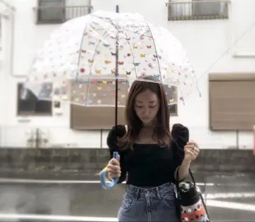 카미사키 메구미 씨 착용 자라 블랙 상의