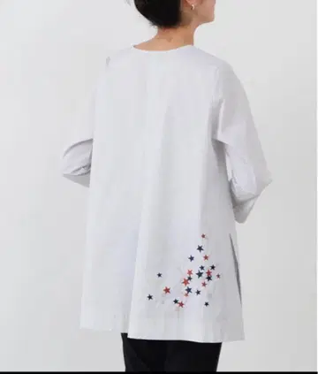 미사용 근 비어즐리 별 자수 블라우스
