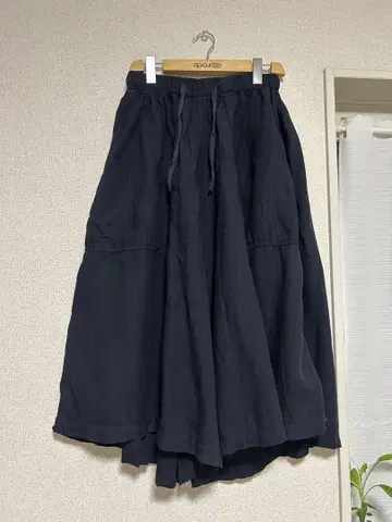 Un Prodotto Giapponese 린넨 100% 블랙 가우초 팬츠