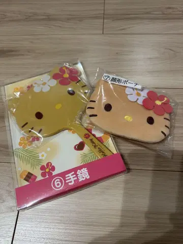 키티 복권 손거울과 얼굴 모양 파우치