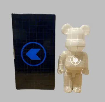 베어브릭 NORT 400% GLOW IN THE DARK