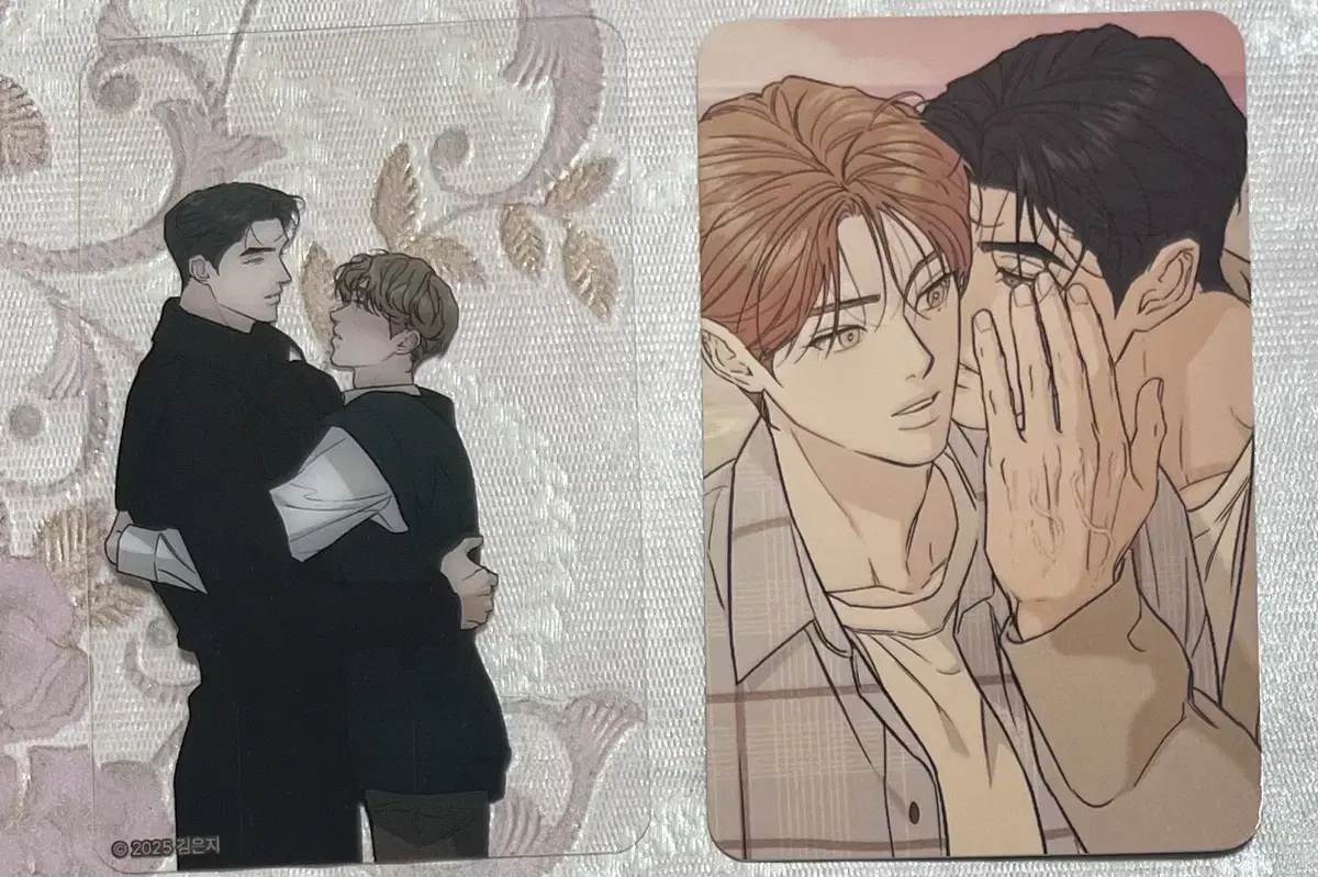 Limited Run Pre-order Benefit Limited Run Photocard Limited Run Resin Pop Up Photocard