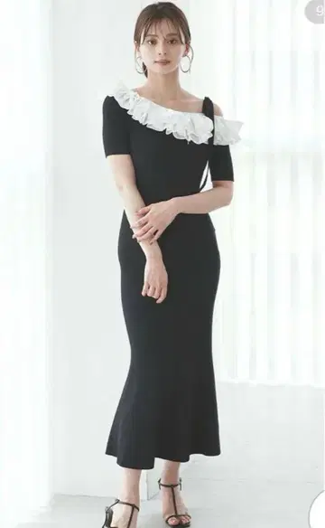 스나이델 아지메 플리츠 카라 니트 원피스