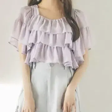 릴리안 캐럿 티어드 프릴 블라우스 (핑크)