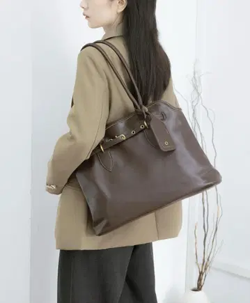 다크 브라운 가죽 토트백