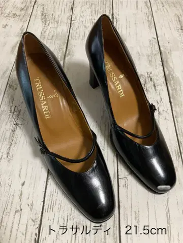거의 미사용품 트루사르디 블랙 하이힐 21.5cm