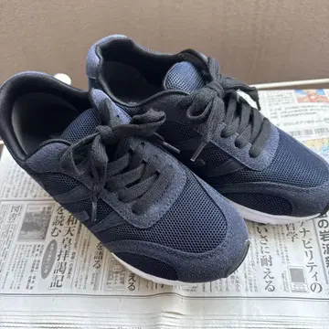 MIDFOOT 스니커즈