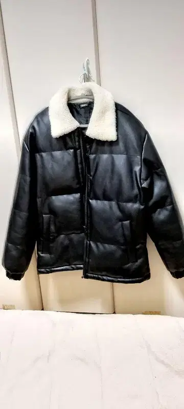 SUREVE 합성 피혁 다운 자켓 L 사이즈 블랙