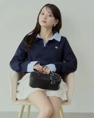 Chico 자수 카라 부착 폴로 니트