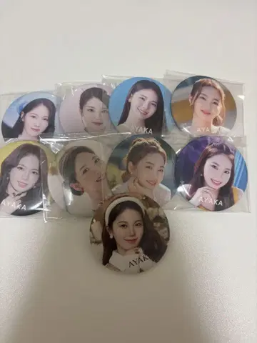 NiziU는 AYAKA 캔뱃지 세트