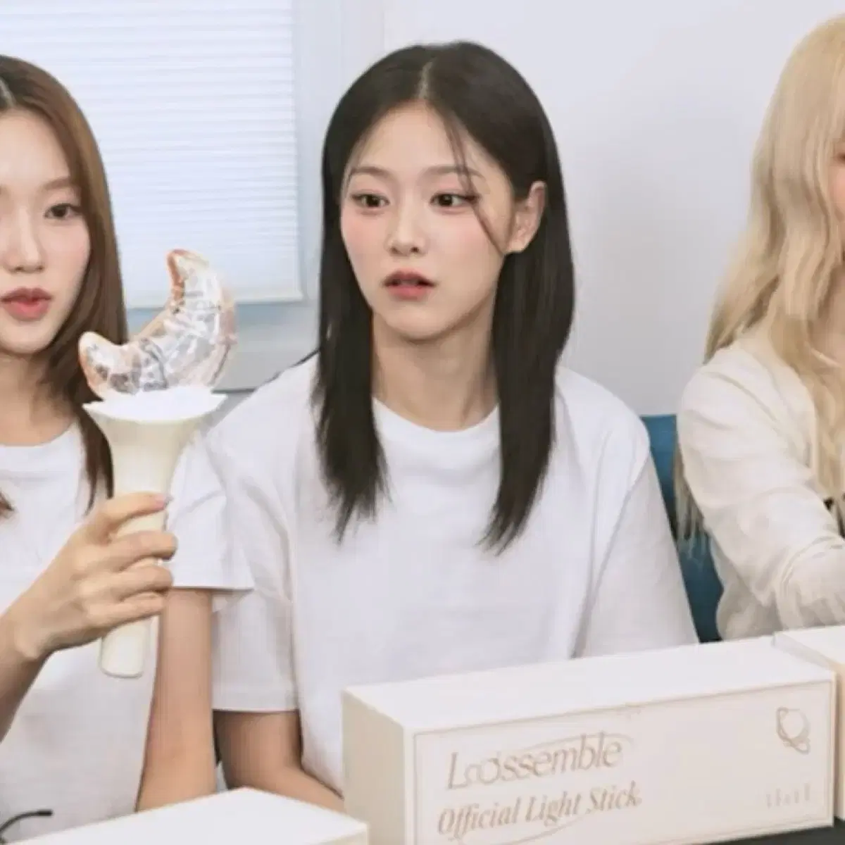 이달의소녀 루셈블 현진 싸인 폴라로이드 싸폴