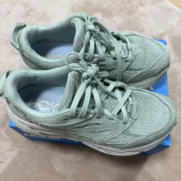 HOKA One One 클리프톤 L 스웨이드 24