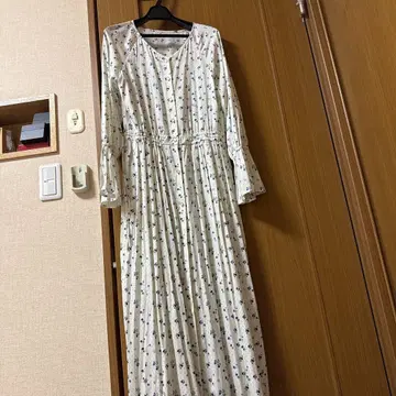 블루 라벨, 플라워 프린트 긴팔 롱 원피스