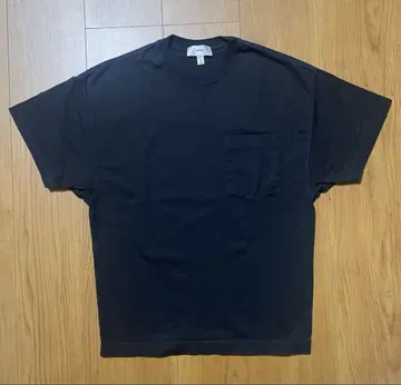 새상품급 HYKE 포켓 부착 티셔츠 블랙