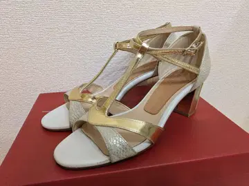 REGAL 샌들