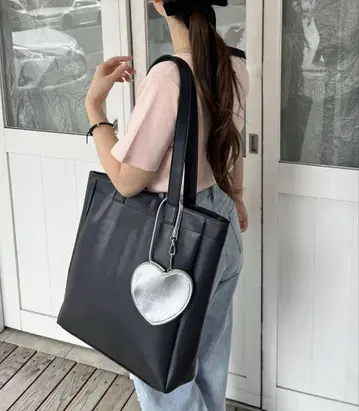 덕질 하트 미니 파우치가 포함된 토트백