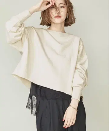네이비 conte  맨투맨