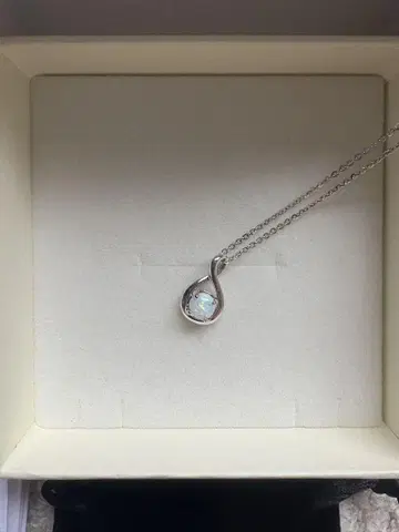 Agvana Jewelers 오팔 목걸이 10월 생일
