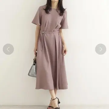 내추럴 뷰티 베이직 턱 플레어 원피스