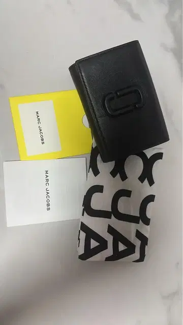 MARCJACOBS 3단 폴더형 지갑