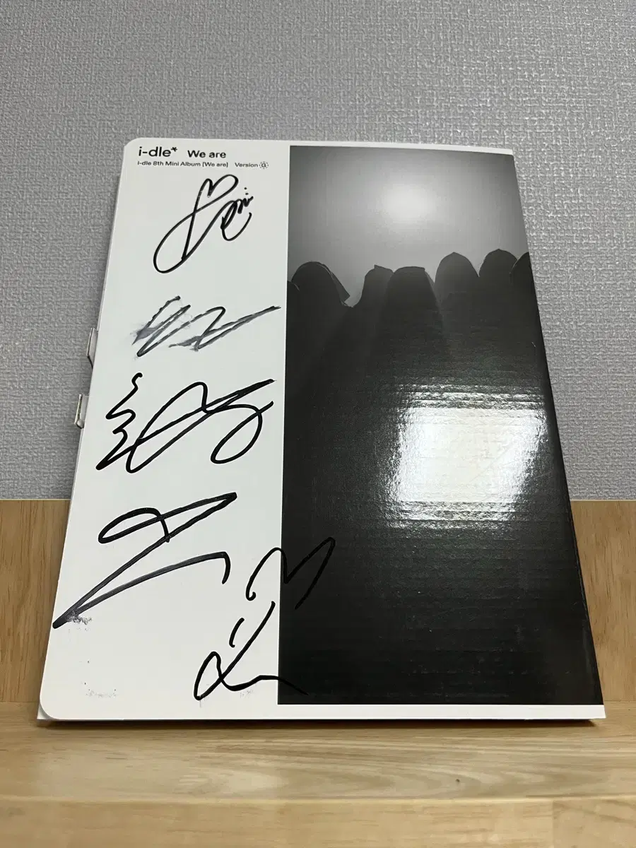 idle 8th Mini Album We are / Unreleased All Members Signed vahn