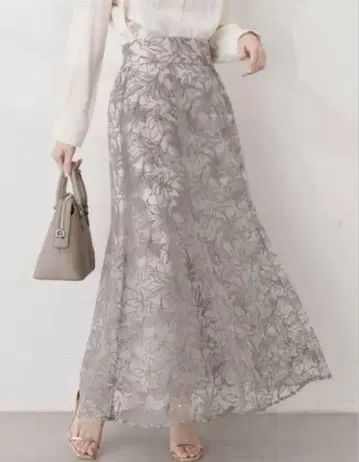 natural couture 플레어 스커트 그레이쉬 베이지
